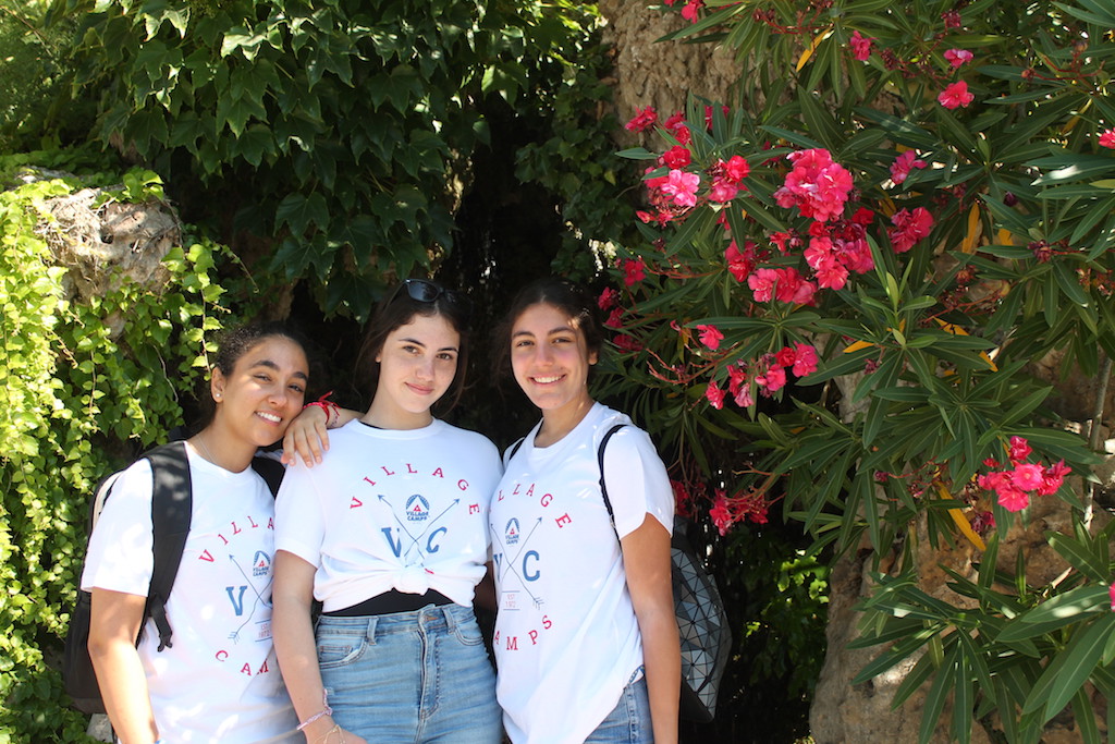 Village Camps International Summer Camp Ardèche, France 2019-07-26 https://www.villagecamps.com/journals_admin/images/2229-4795-Avignon12 copy.jpg